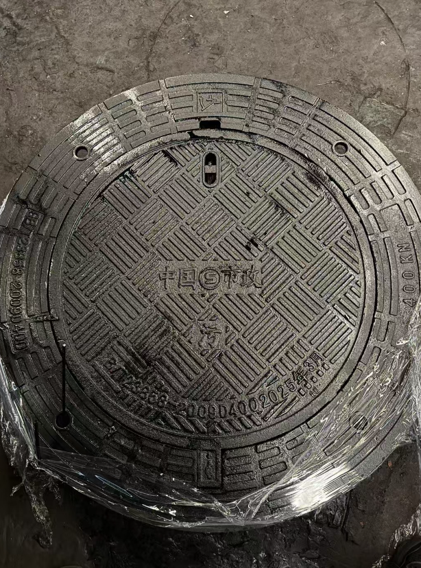 白鹭湖管理区球墨铸铁防沉降井盖展示